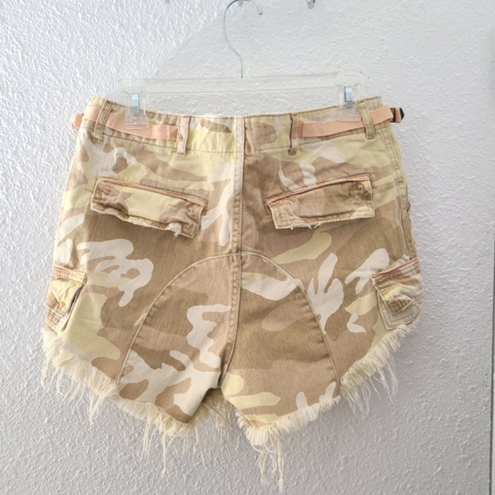 Free People commander cutoff desert camo shorts - Picture 3 of 13
